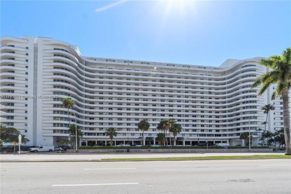 Oceanside Plaza, 5555 Collins Ave #9K, Miami Beach, Florida 33140, image 1