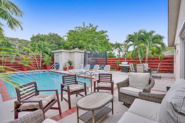 Town Of Hallandale, 208 SW 2nd Ave, Hallandale Beach, Florida 33009, image 2