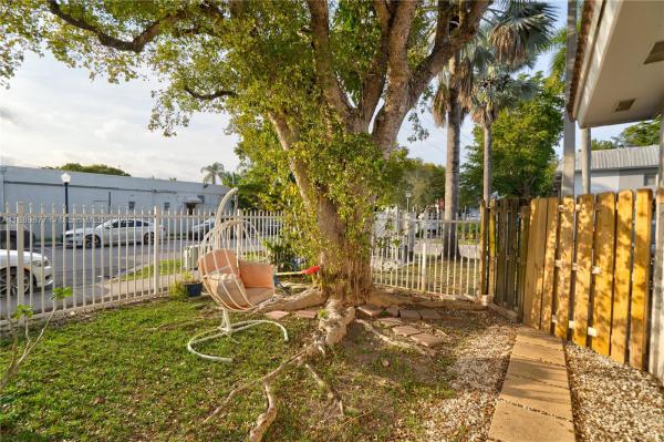 Village Homes & Condos At Palmetto Bay, 17365 SW 95th Ave, Palmetto Bay, Florida 33157, image 2