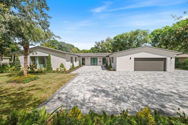 Country Club Grove, 15101 SW 87th Ave, Palmetto Bay, Florida 33176, image 2