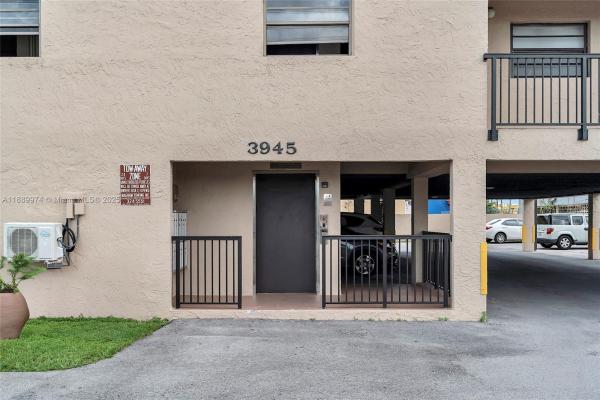 Bird Road Highlands, 3945 SW 89th Ave #201, Westchester, Florida 33165, image 2