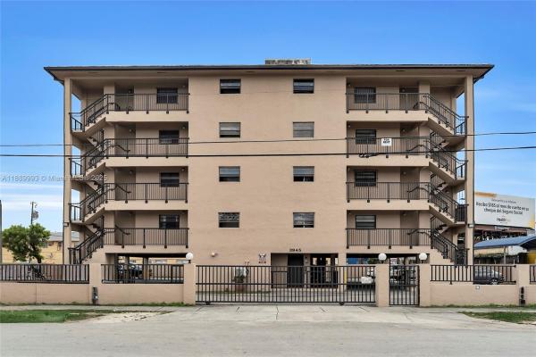 3945 SW 89th Ave #301, Unincorporated Dade County, Florida 33165, image 1