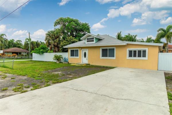 Palm Acres Estates, 521 S Florida Mango Rd, West Palm Beach, Florida 33406, image 2
