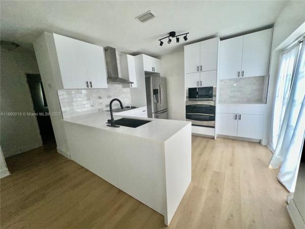 11820 SW 188th St, Unincorporated Dade County, Florida 33177, image 1