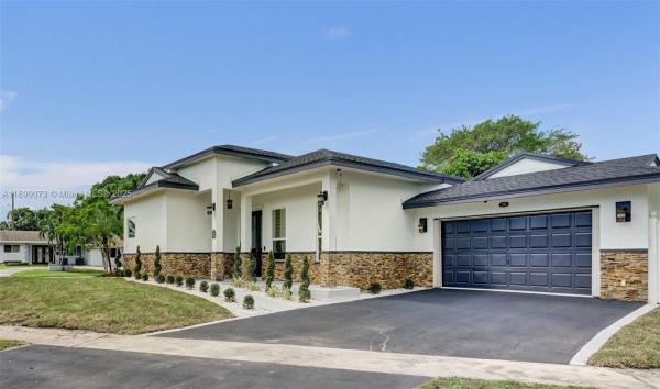 Hollywood Hills, 300 W Chaminade Dr, Hollywood, Florida 33021, image 1