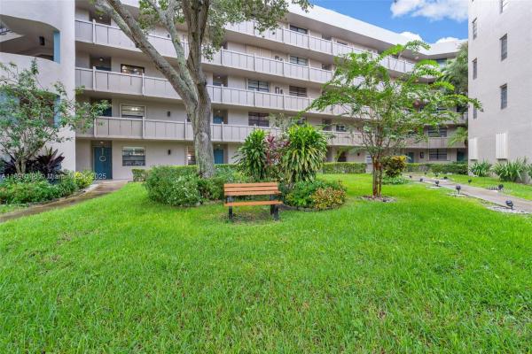 Colony Point, 1100 Colony Point Cir #504, Pembroke Pines, Florida 33026, image 2