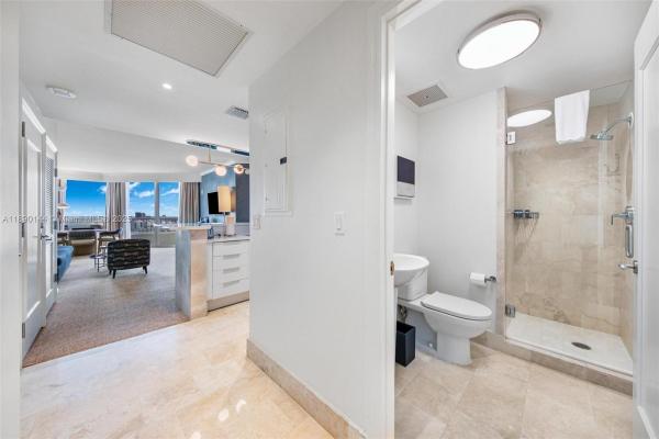Tresor Tower, 4401 Collins Ave #3312, Miami Beach, Florida 33140, image 2