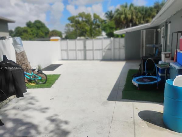 Lauderdale Manors, 1712 NW 15th Ter, Fort Lauderdale, Florida 33311, image 2
