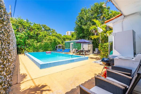 Renno, 975 SW 10th St, Miami, Florida 33130, image 1