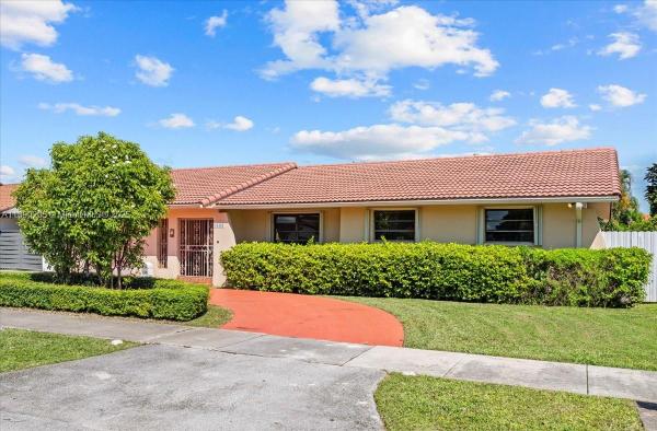 Clasca Villas, 13123 SW 6th St, Tamiami, Florida 33184, image 3