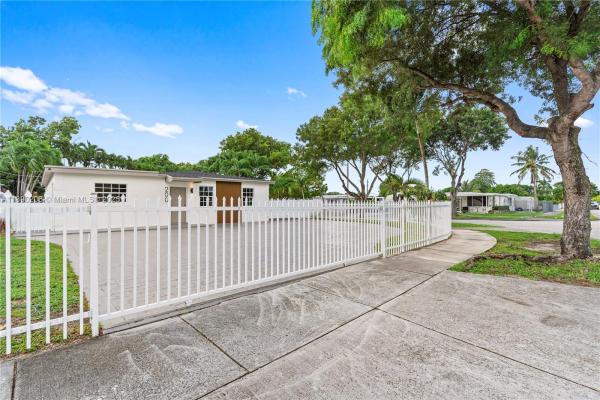 Avenue, 200 E 60th St, Hialeah, Florida 33013, image 1