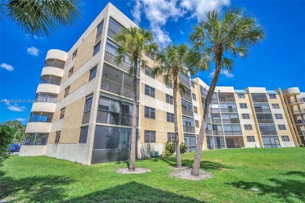 Isles Of Inverrary, 6575 W Oakland Park Blvd #218, Lauderhill, Florida 33313, image 1