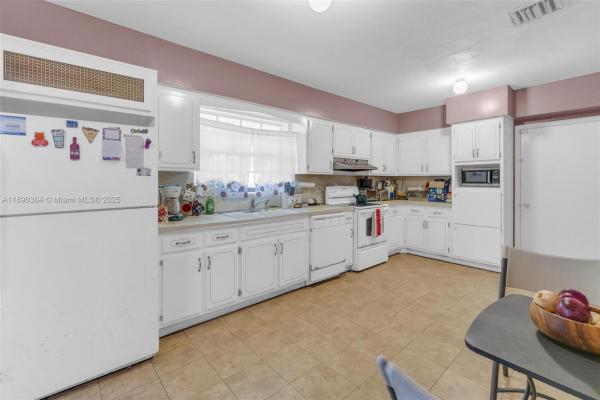 Baumgartner, 235 NE 123rd St, North Miami, Florida 33161, image 3