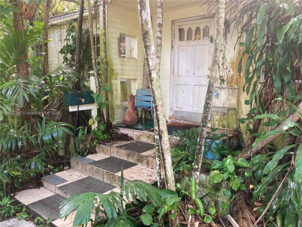Lindas Casas, 6600 SW 64th Ct, South Miami, Florida 33143, image 1