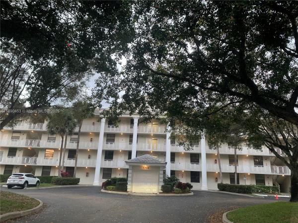 Davie, Florida 33324, image 1