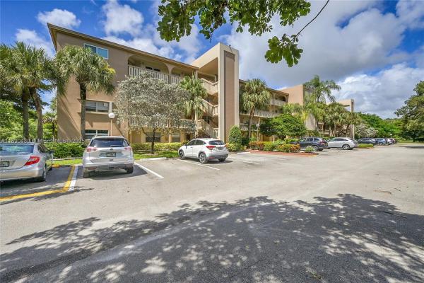Abaco Village, 1604 Abaco Dr #B3, Coconut Creek, Florida 33066, image 1
