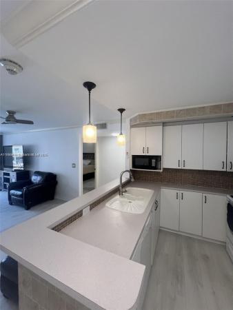 La Canadienne, 3545 NE 167 St #205, North Miami Beach, Florida 33160, image 1