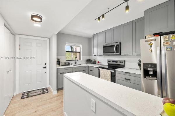 Sunrise Lakes 4, 10444 NW 30th Ct #202, Sunrise, Florida 33322, image 2