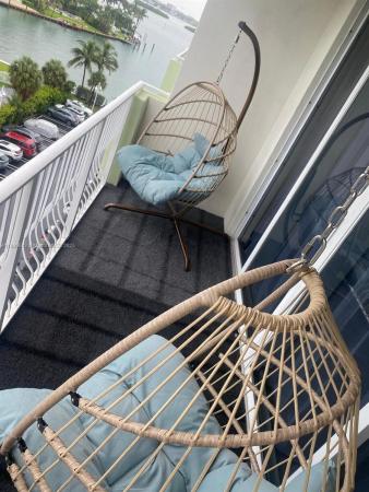 Island Pointe, 10350 W Bay Harbor Dr #7J, Bay Harbor Islands, Florida 33154, image 1