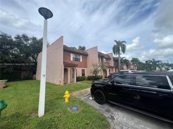 Valencia Village, 12 Madrid Ln #1-18, Davie, Florida 33324, image 3