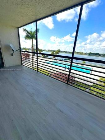 Lakeview Of The California Club, 20840 San Simeon Way #305, Ives Estates, Florida 33179, image 2