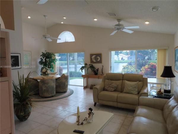 Palm Isles, 9755 Harbour Lake Cir, Boynton Beach, Florida 33437, image 3