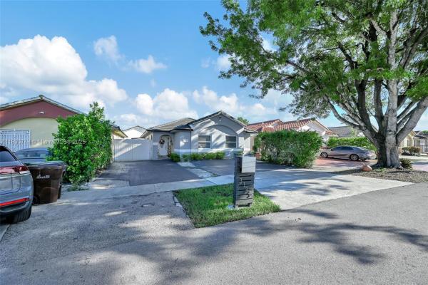 La Pradera, 3135 W 72nd Ter, Hialeah, Florida 33018, image 1