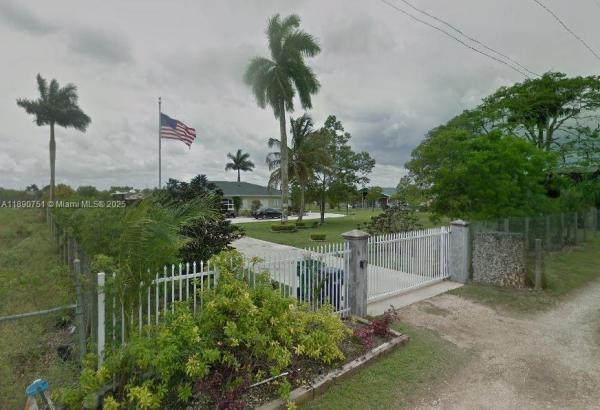 18760 SW 238th St, Unincorporated Dade County, Florida 33031, image 1