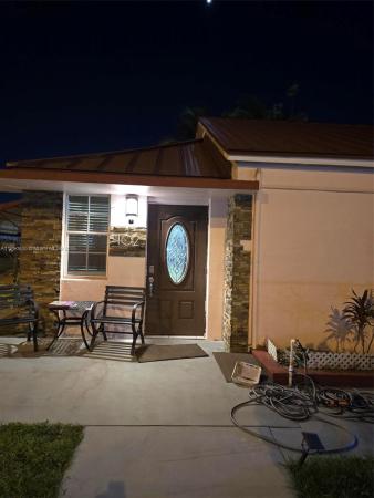 102 W 27th St, Hialeah, Florida 33010, image 1