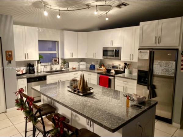 Oak Creek North, 14018 SW 155th Ct, Kendall, Florida 33196, image 2