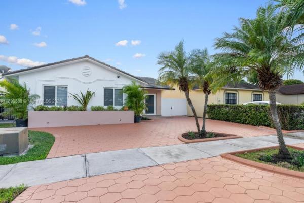 1112 SW 138th Pl, Unincorporated Dade County, Florida 33184, image 3