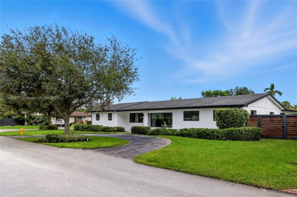 8341 SW 87th Ter, Unincorporated Dade County, Florida 33143, image 1