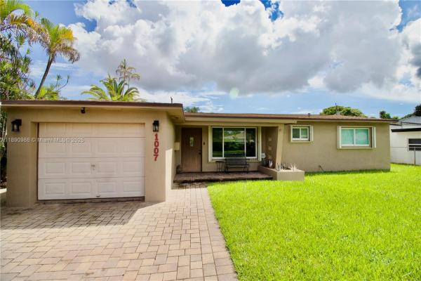Central Golf Of Hollywood, 1007 N Golf Dr, Hollywood, Florida 33021, image 1