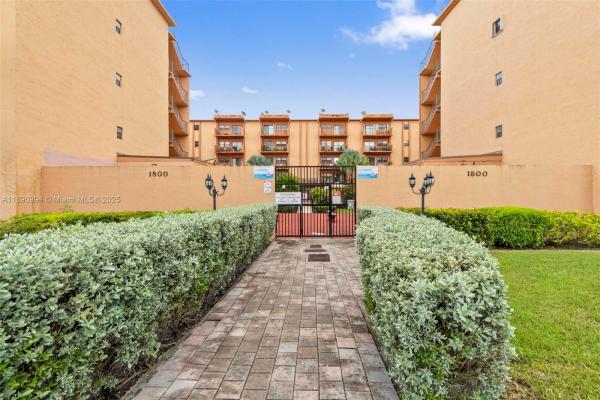 Westland, 1800 W 54 St #109, Hialeah, Florida 33012, image 1