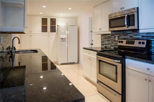 Plaza Towers, 1833 S Ocean Dr #906, Hallandale Beach, Florida 33009, image 1