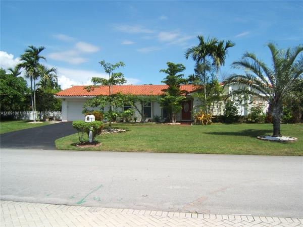 9081 SW 140th St, Unincorporated Dade County, Florida 33176, image 1