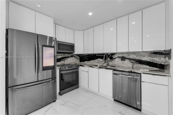Royale Green, 12801 SW 43rd Dr #201A, Kendale Lakes, Florida 33175, image 2