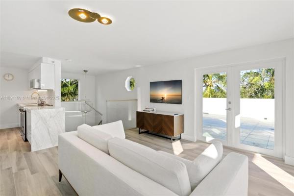 Magnolia, 1005 8th St #PH-4, Miami Beach, Florida 33139, image 1
