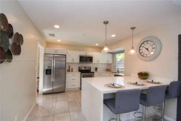 Hollywood Hills, 609 S Crescent Dr, Hollywood, Florida 33021, image 1