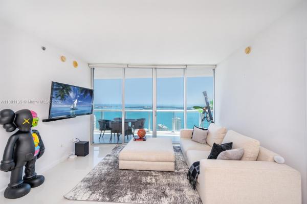 Icon Brickell Tower 1, 465 Brickell Ave #5305, Miami, Florida 33131, image 1