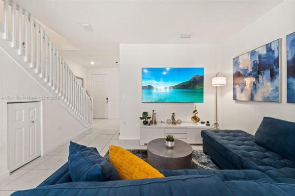 Aquabella, 10483 W 32nd Ln, Hialeah, Florida 33018, image 2