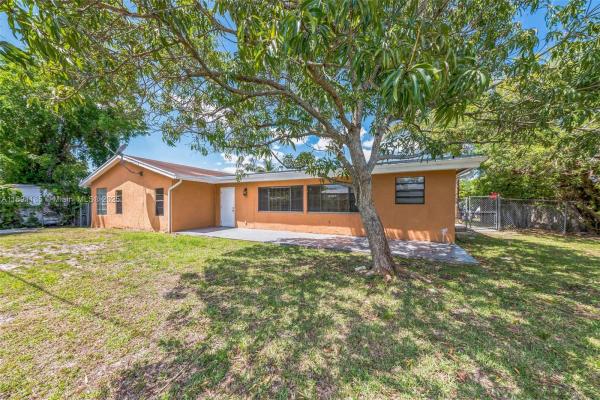 Boca Trails, 10108 S Windtree Ln S, Boca Raton, Florida 33428, image 3