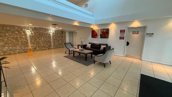 Racquet Club Village, 140 Lakeview Dr #208, Weston, Florida 33326, image 1
