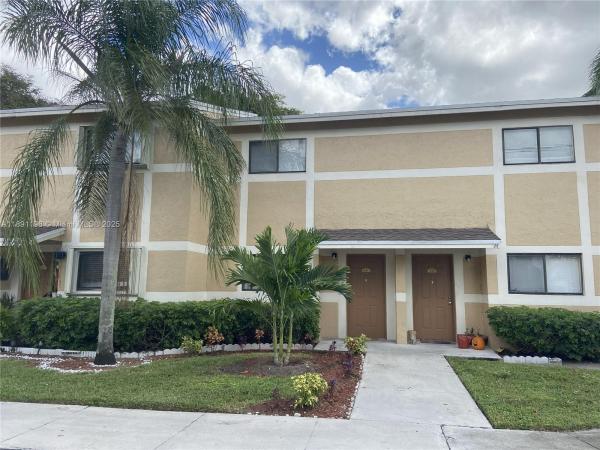 The Palms Of Pembroke, 413 Palm Cir E, Pembroke Pines, Florida 33025, image 1