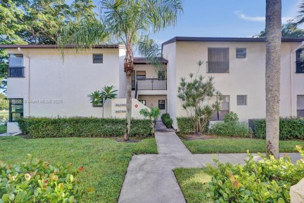Baywood Village 1, 2541 Carambola Cir N #1832, Coconut Creek, Florida 33066, image 1