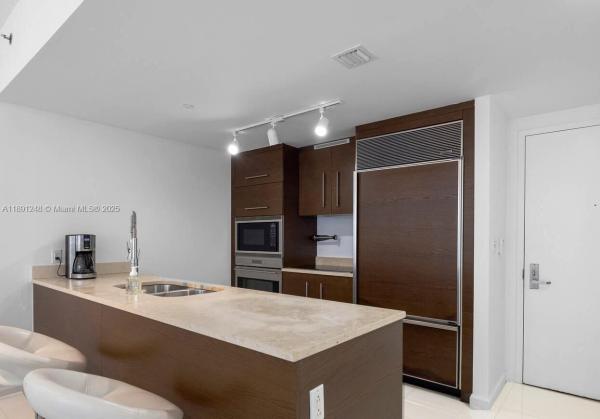 Icon Brickell Tower 1, 465 Brickell Ave #4206, Miami, Florida 33131, image 1