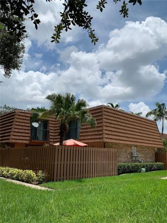 Camelot Gardens, 2561 Camelot Ct, Cooper City, Florida 33026, image 1