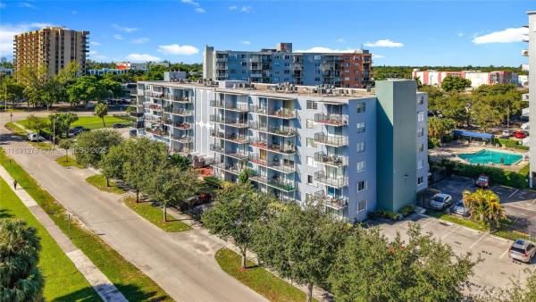 3 Horizons East, 12500 NE 15 Ave #105, North Miami, Florida 33161, image 1