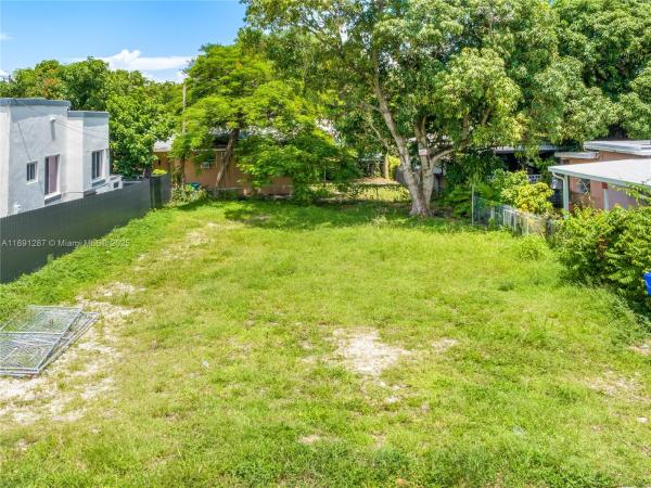 Rogers, 1881 NW 4th St, Miami, Florida 33125, image 2