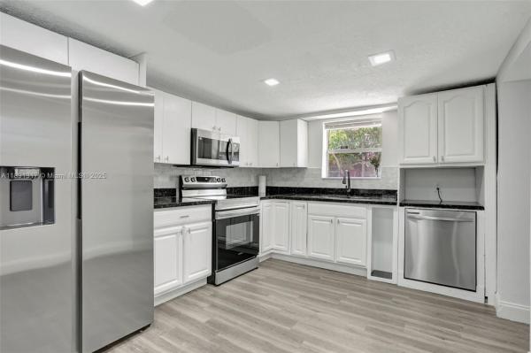 Middle River Gardens, 2701 NW 18th Ter, Oakland Park, Florida 33311, image 1